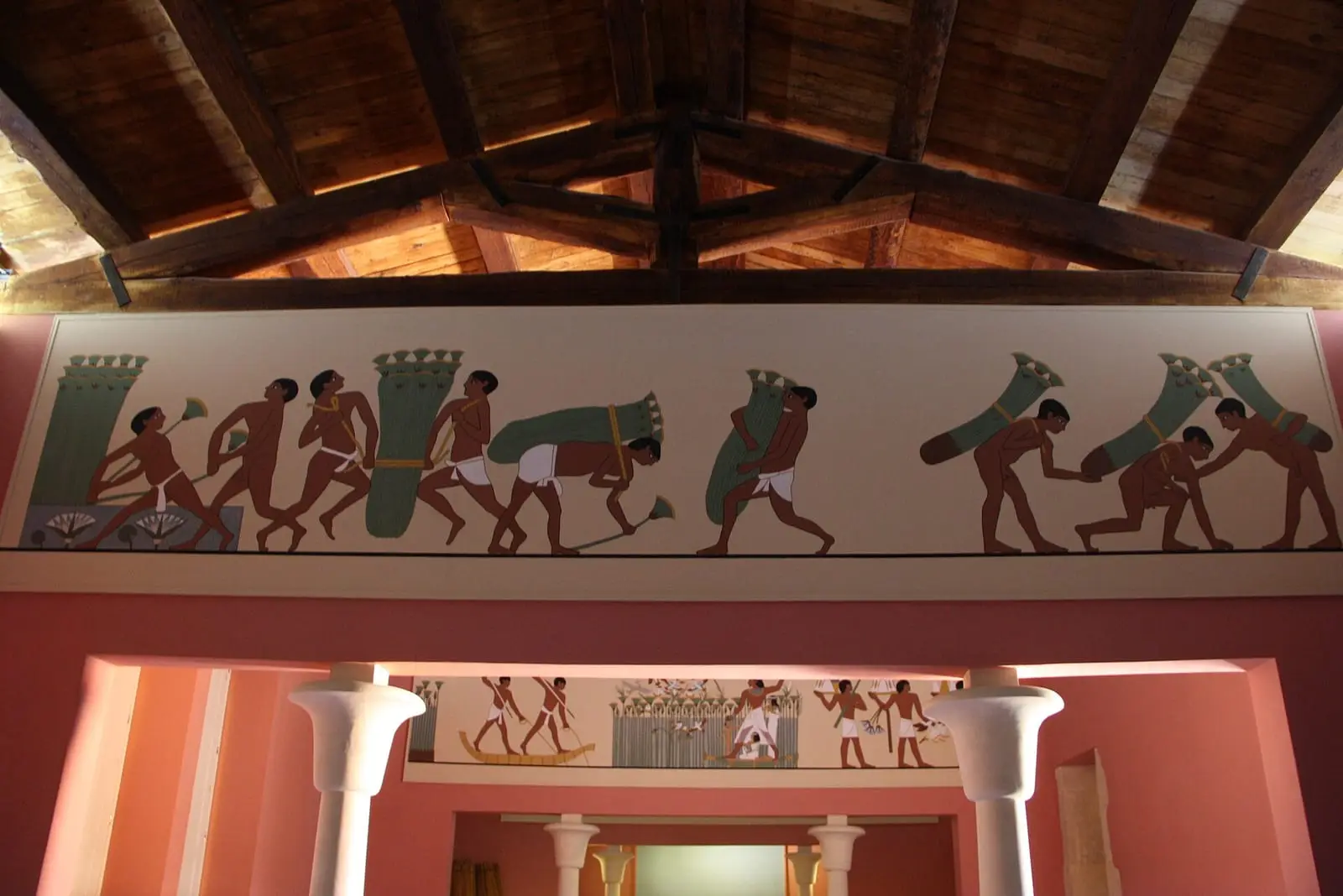 Le volte affrescate del Museo del Papiro, con il ciclo della lavorazione