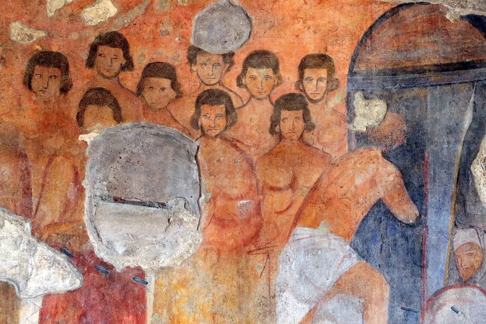 Dettaglio degli affreschi bizantini con i volti dei martiri